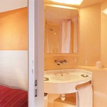 Premiere Classe Chantilly Sud Luzarches Hotel *
