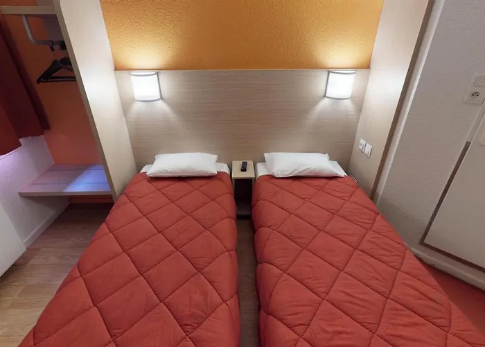 Premiere Classe Chantilly Sud Luzarches Hotel *